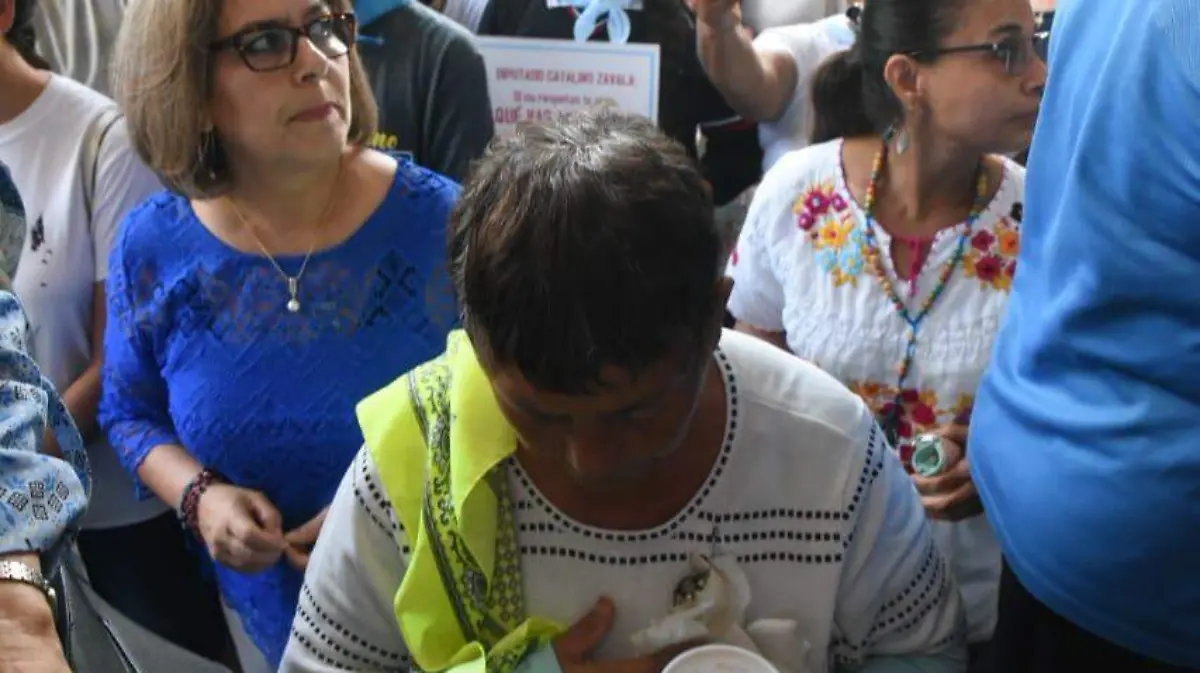 Se manifiestan pro-vida en el Congreso del Estado