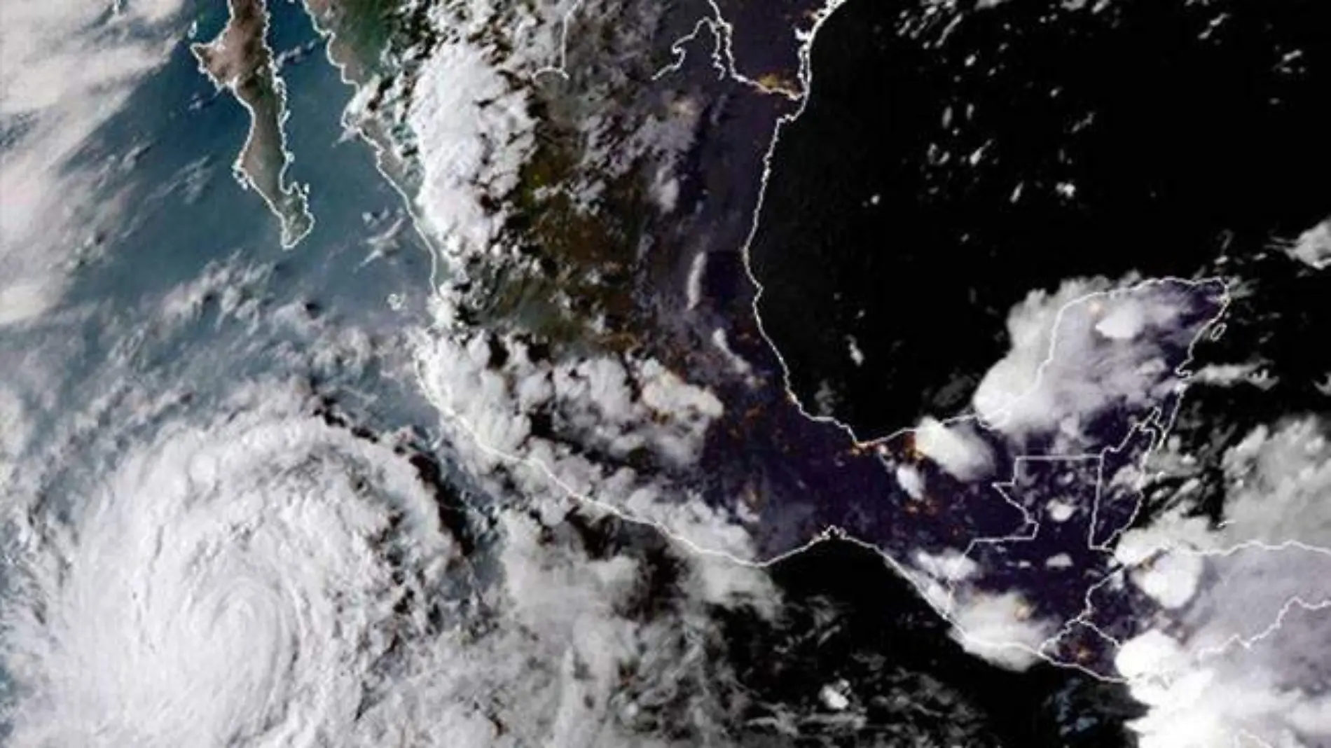 Tormenta-Rosa-se-convierte-en-huracán-categoría-1