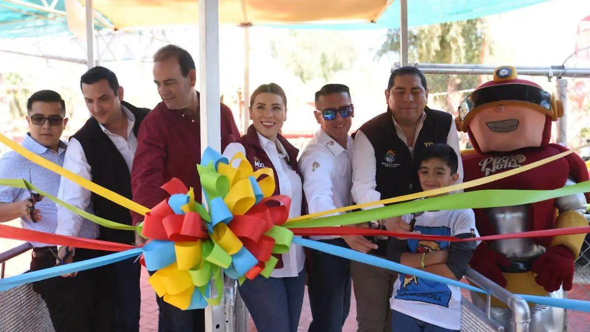 restauran tobogan del bosque de la ciudad