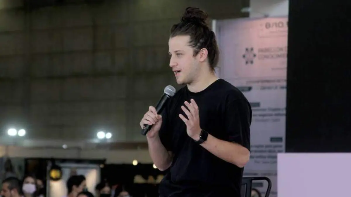 CONFERENCIA ROBERTO MARTINEZ (1)