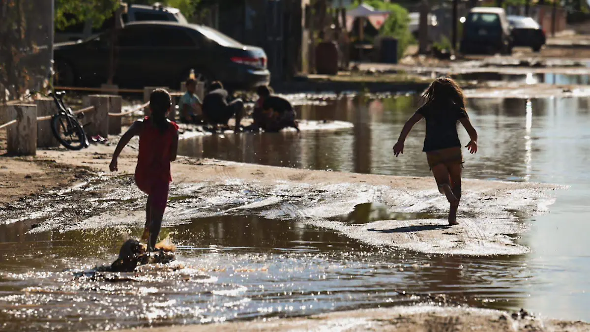 encharcamiento - inundación - niños 