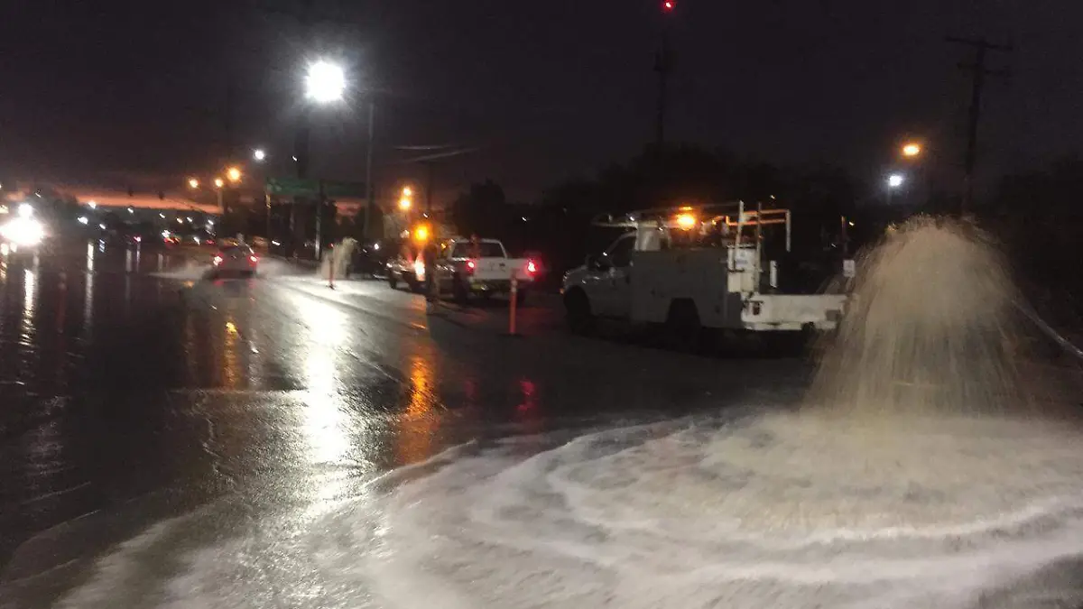Fuga de agua en la Colonia "Vidrio"