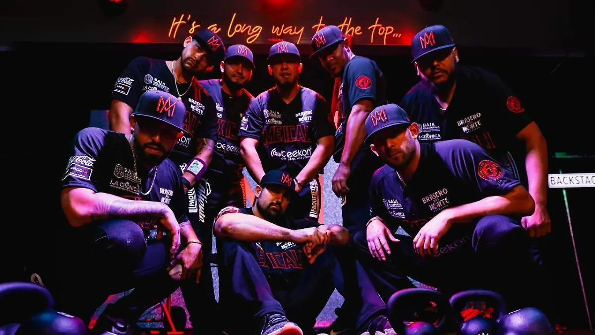 Águilas se pintan de negro