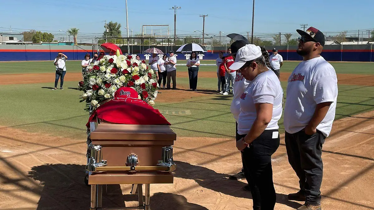 Despiden a 'El Semillas' en el campo