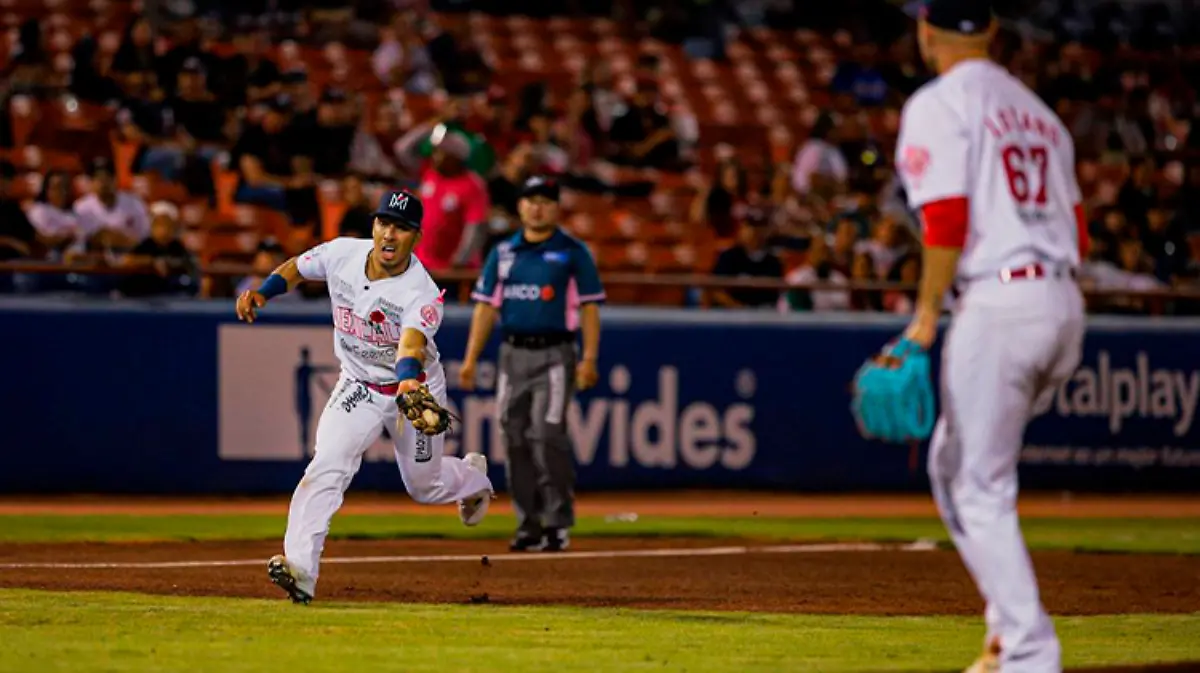 AGUILAS GANAN A GUASAVE EN 2DO JUEGO ROSA