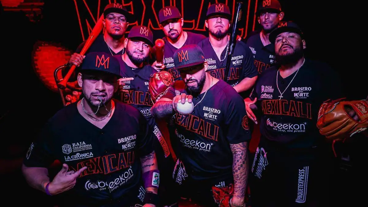 Águilas se pintan de negro