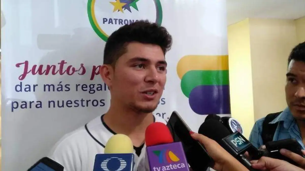 Luis Urías
