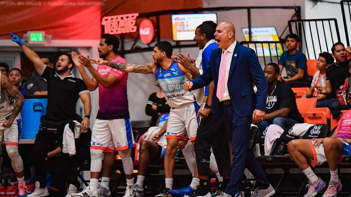 Soles se despiden de casa con derrota