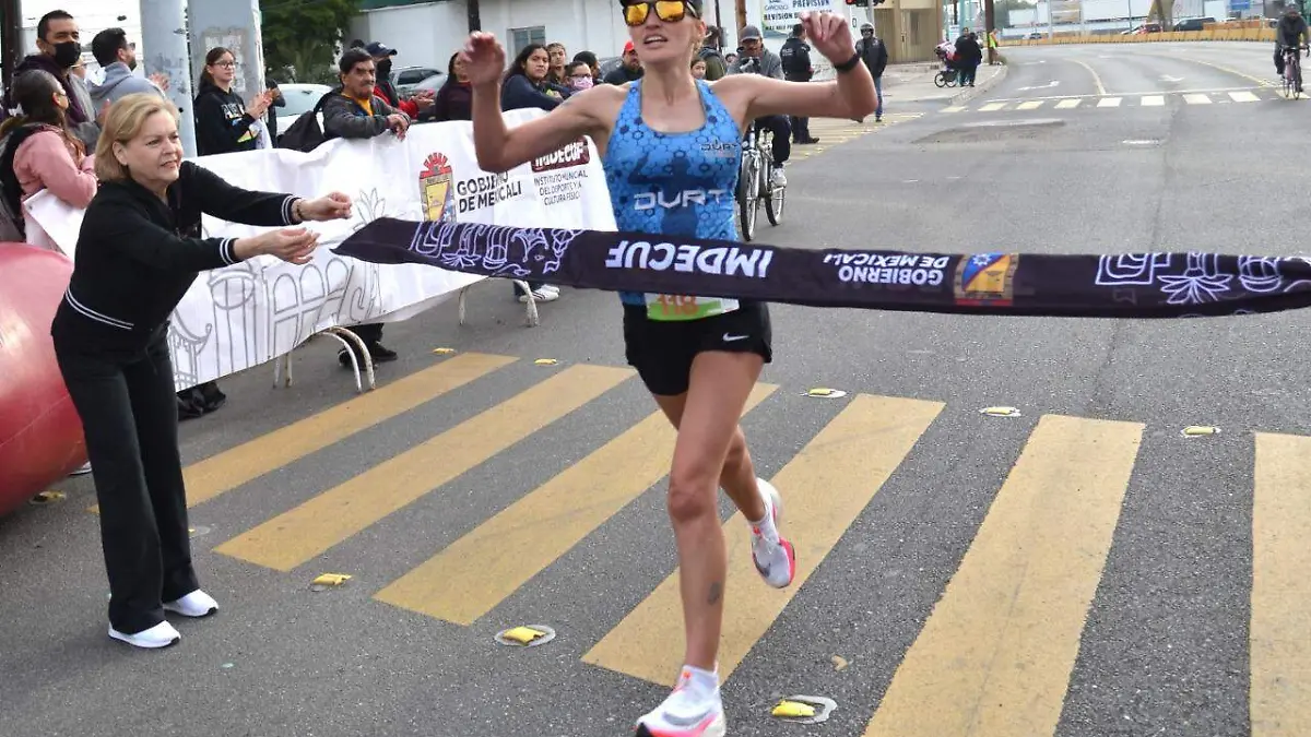 Ivette y Rolando ganan CANACO 