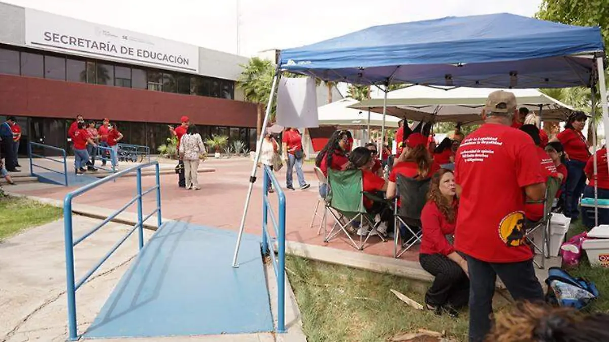 81226855-968a-4531-a2a5-d4f71397933f