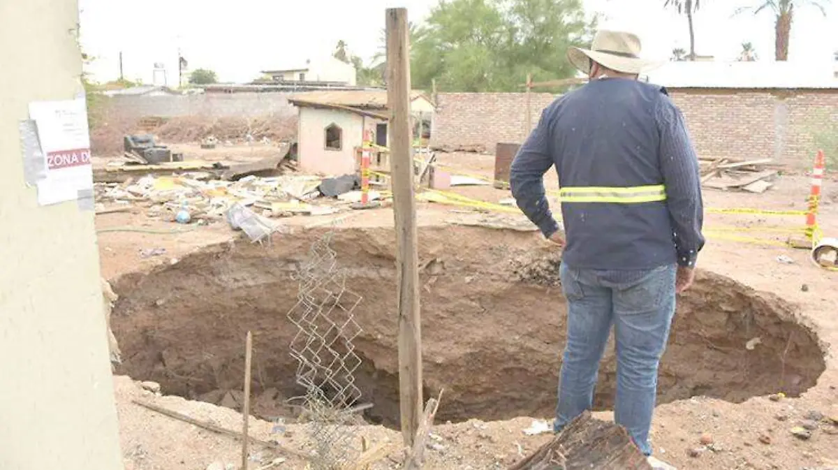 Mantienen un velador en el área del socavón 