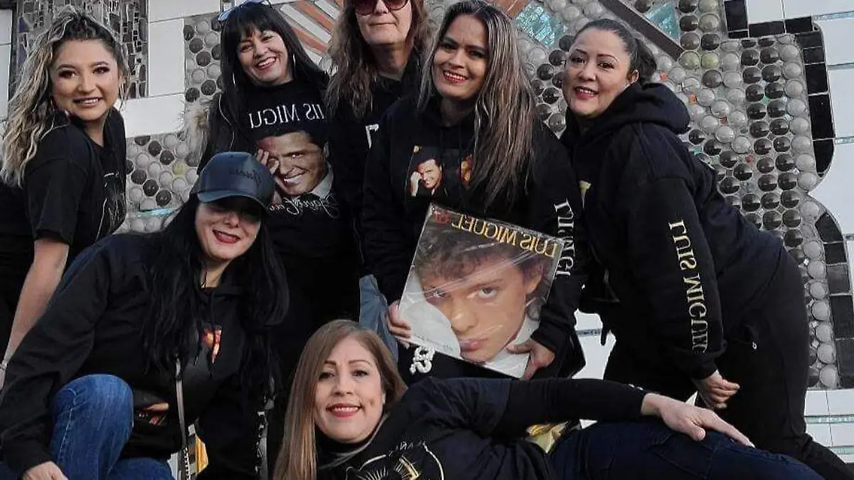 Fans festejan a Luis Miguel