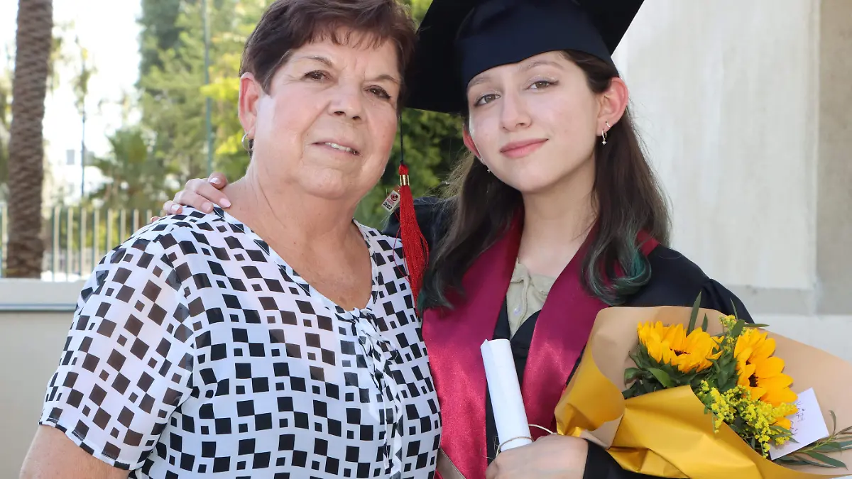 Alcanza Keiry Zoe una meta educativa