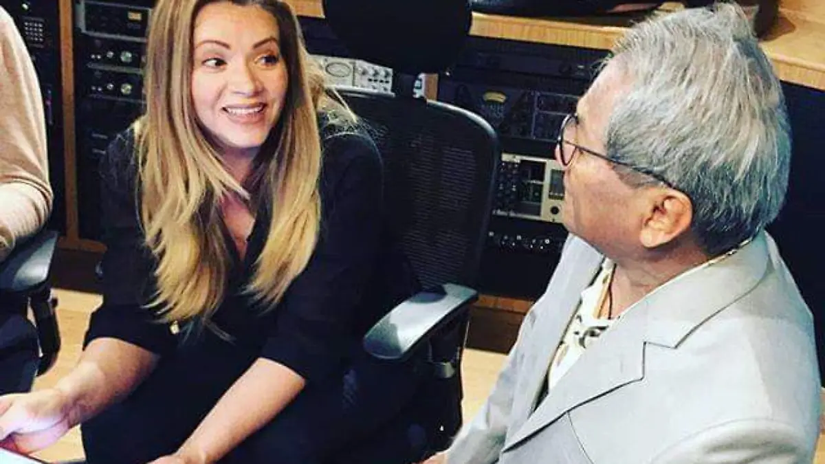 Foto 2 Aranza con Armando Manzanero (1)