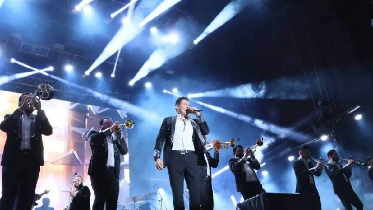 Banda MS durante su presentación en el festival Vive Latino
