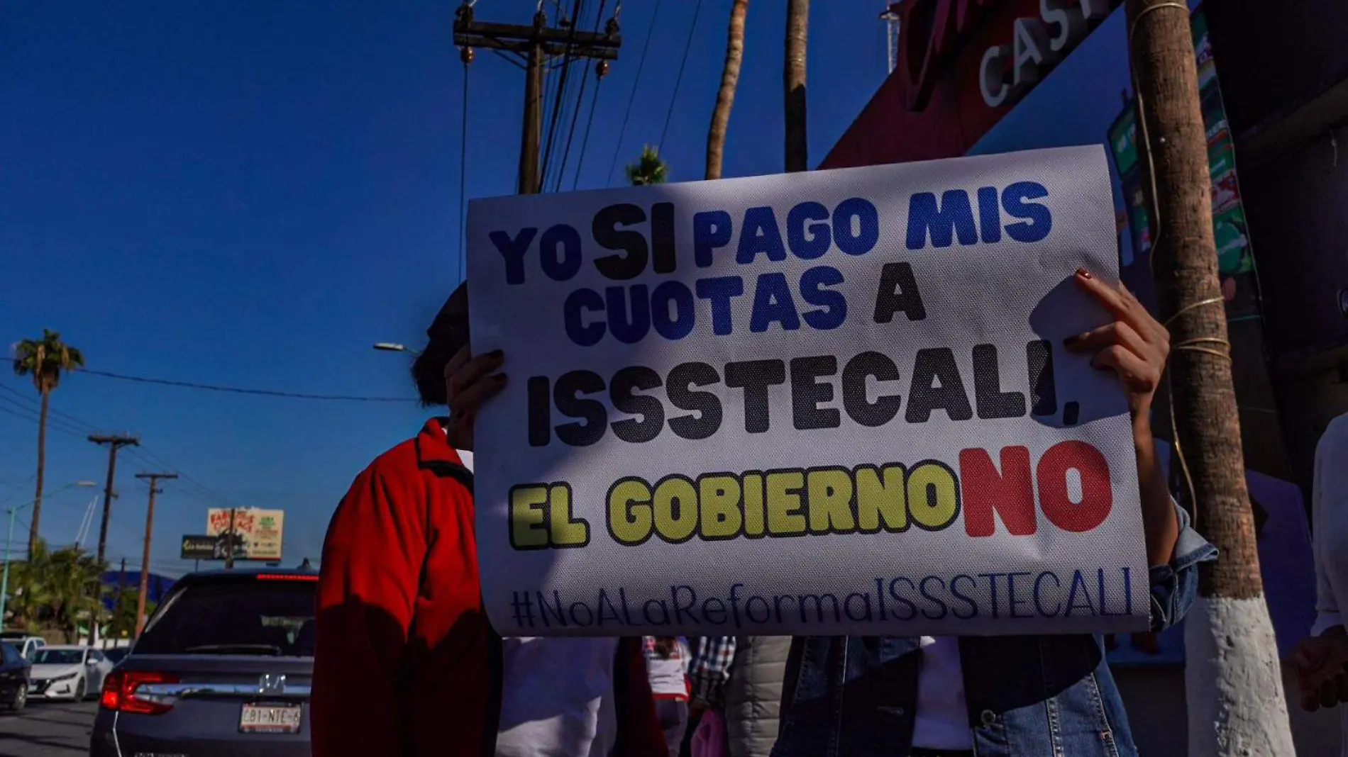 Volantean contra reforma a Ley del Issstecali