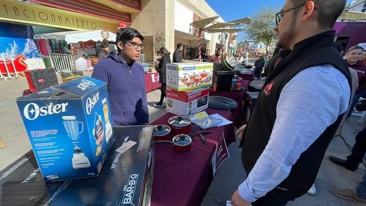 Entregan apoyos para emprendedores jóvenes por 840 mil pesos