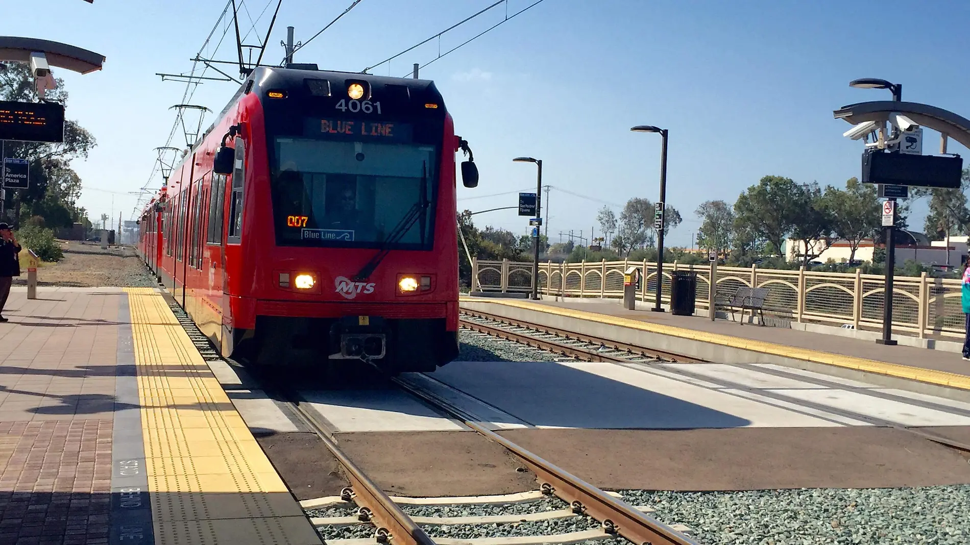 San_Diego_Trolley_03