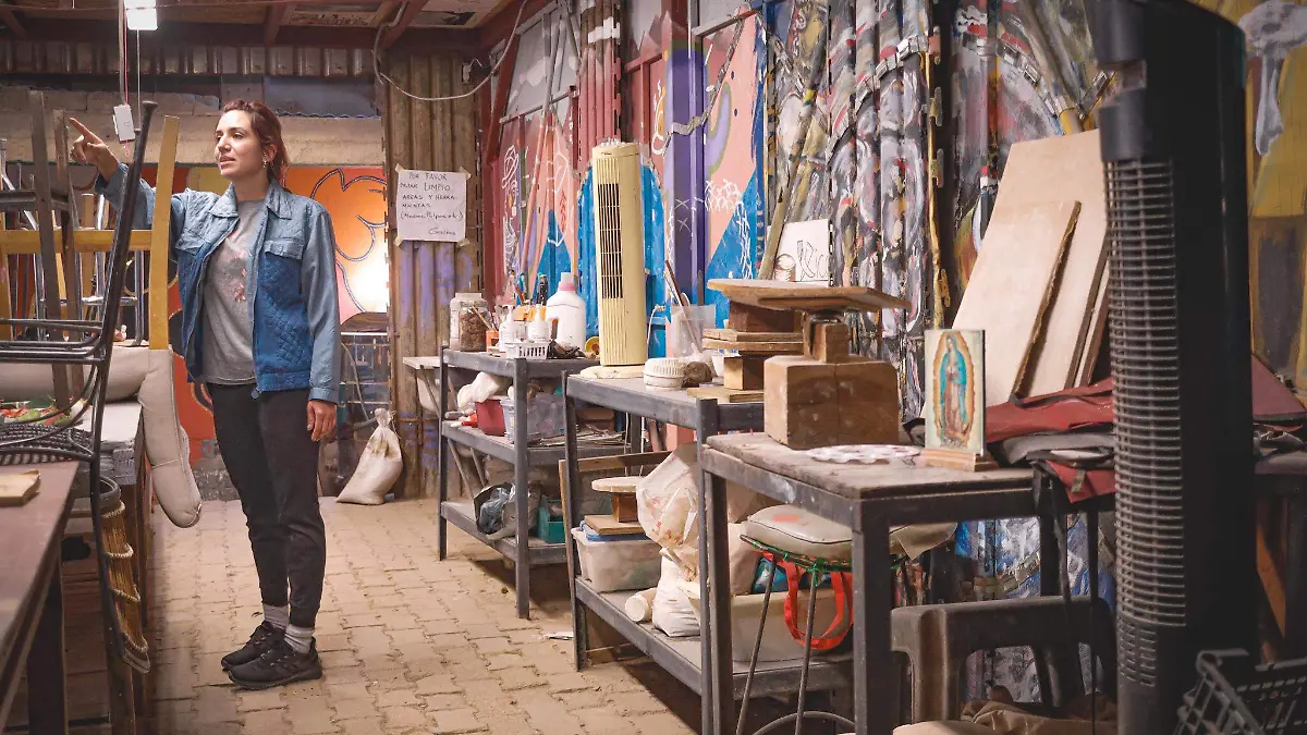 Mujeres conforman “Las Calafias” para apoyarse mutuamente en el muralismo