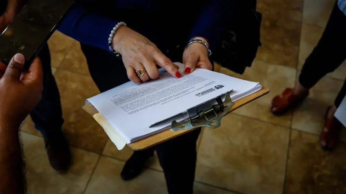 Denuncia contra Ayuntamientos: Movimiento “Unidos en la Defensa de Issstecali” exige justicia
Integrantes del movimiento presentan denuncia ante la FGEBC por corrupción y abuso de autoridad en dependencias de Baja California