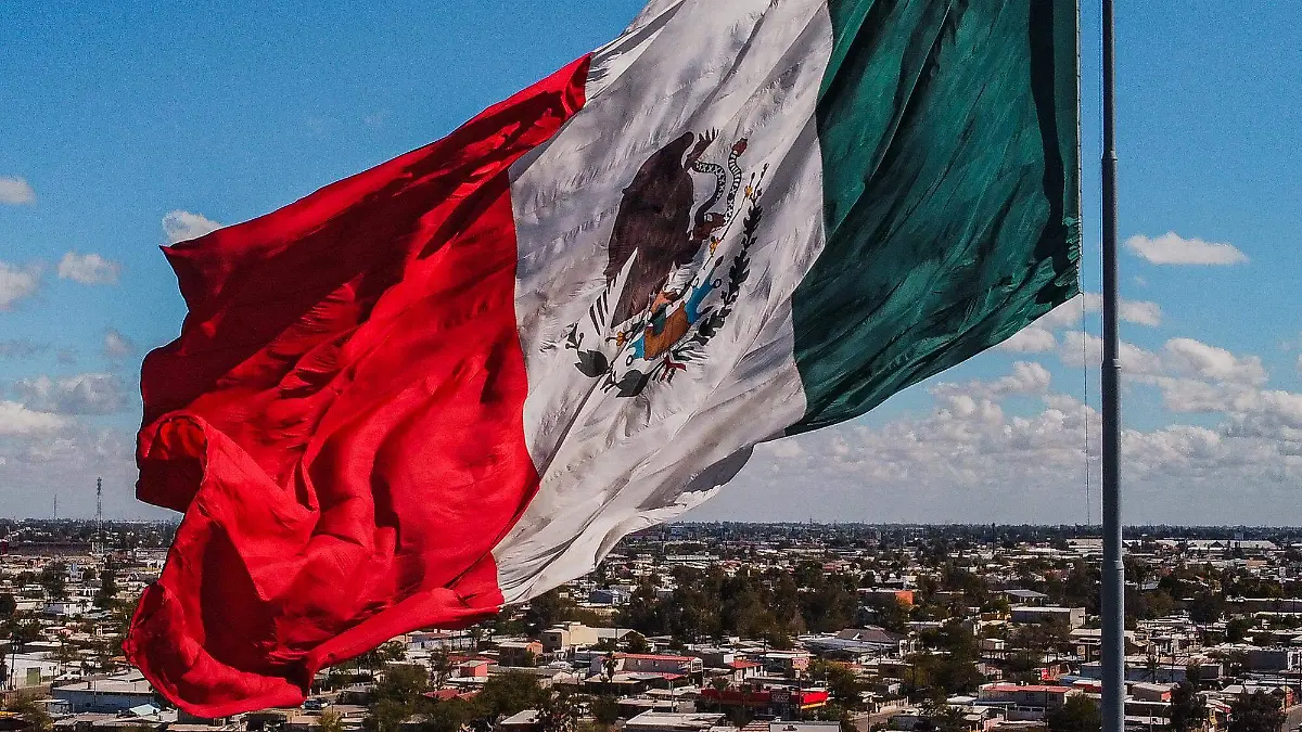Asta bandera de Mexico