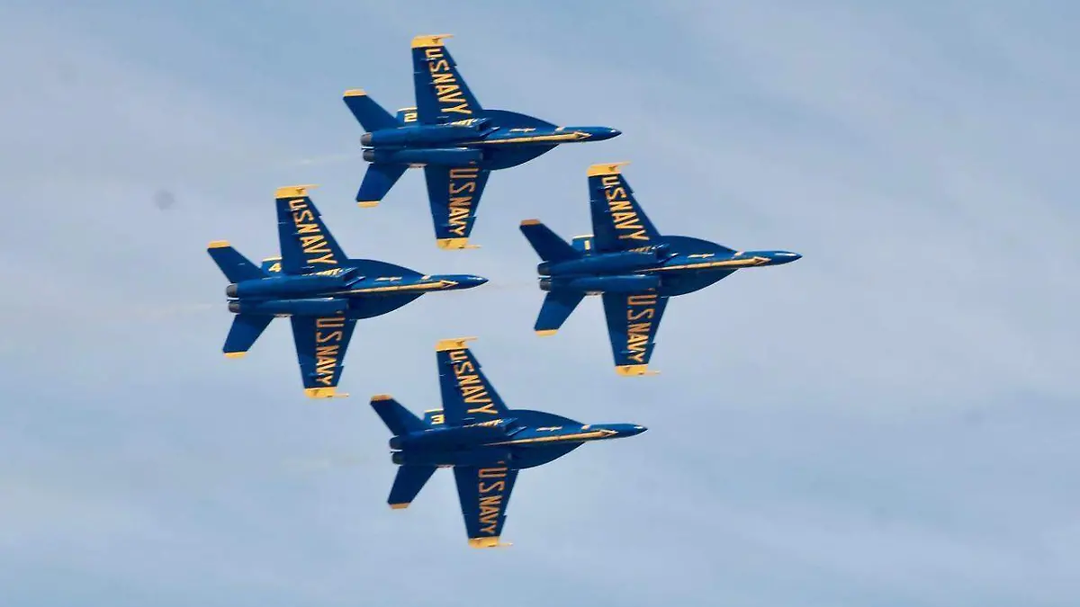 Blue Angels impresionan en El Centro con show aéreo por 250 años de la Naval de EE.UU