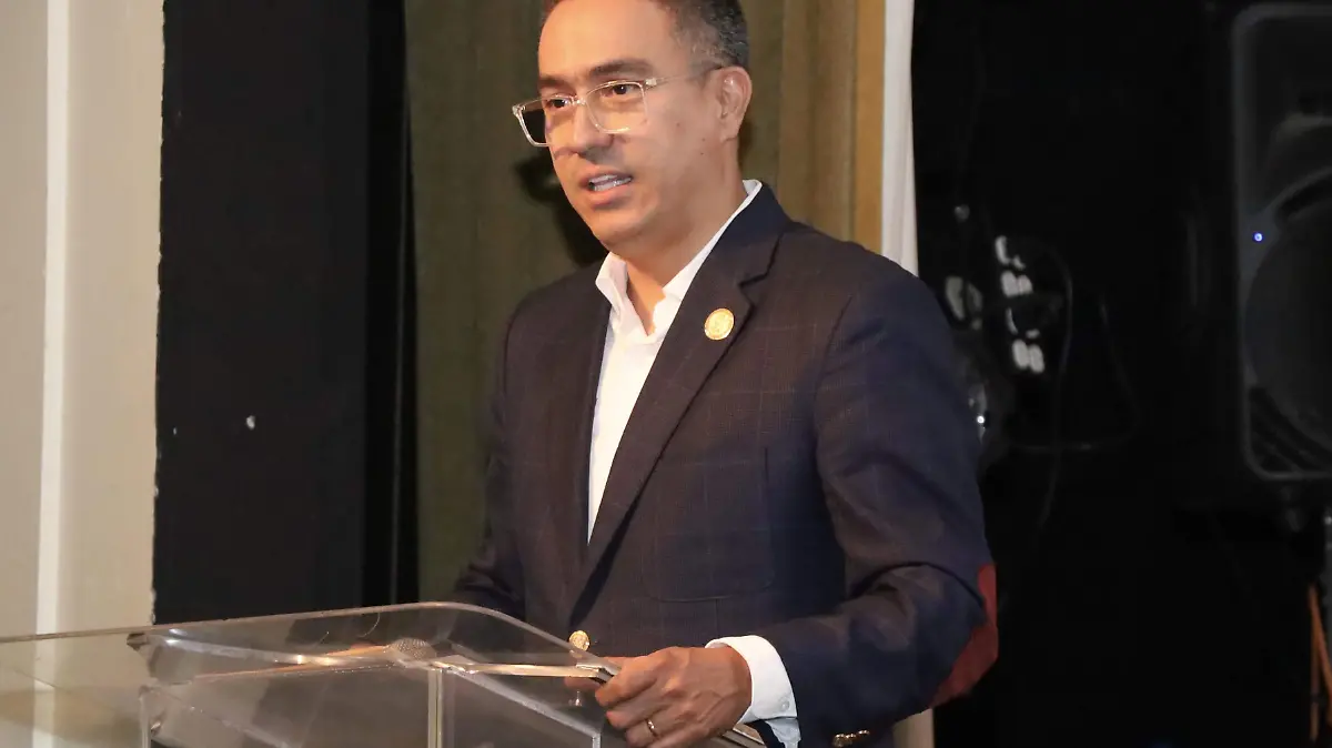 Titular de la SEE, Luis Gilberto Gallego Cortez