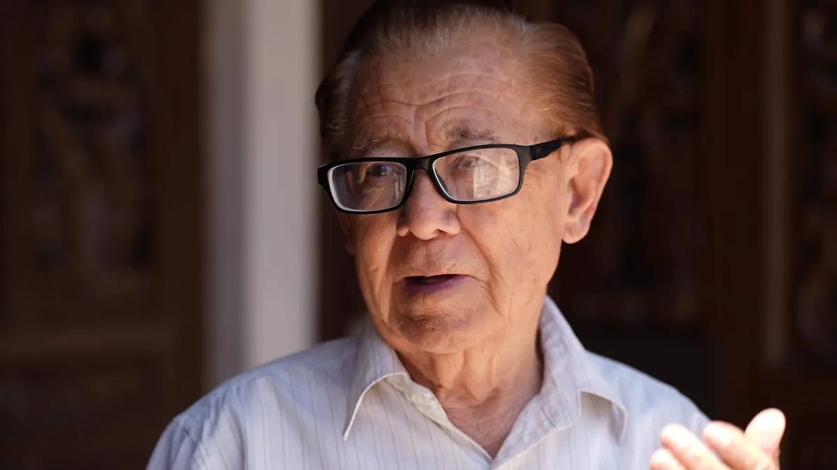 Feligreses se despiden del Papa Francisco en la Catedral de Mexicali.