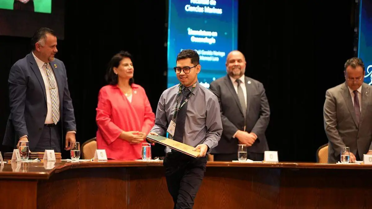 mérito escolar uabc 2