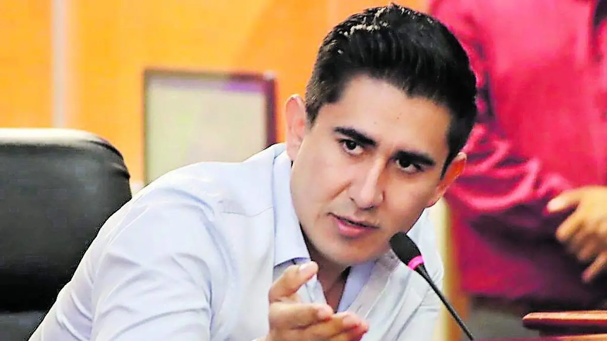 El diputado panista puntualizó que en el caso de CESPM el daño asciende a 120 mdp, de los cuales la dependencia estatal pagó 70 millones.