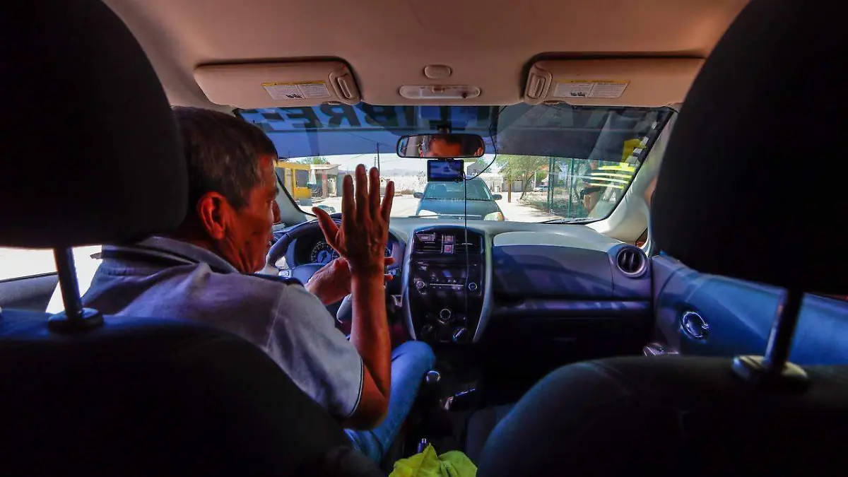 Abren nueva ruta de taxis en zona poniente