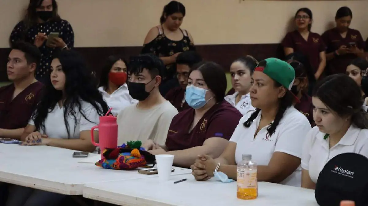 alum_Mesa de trabajo 1