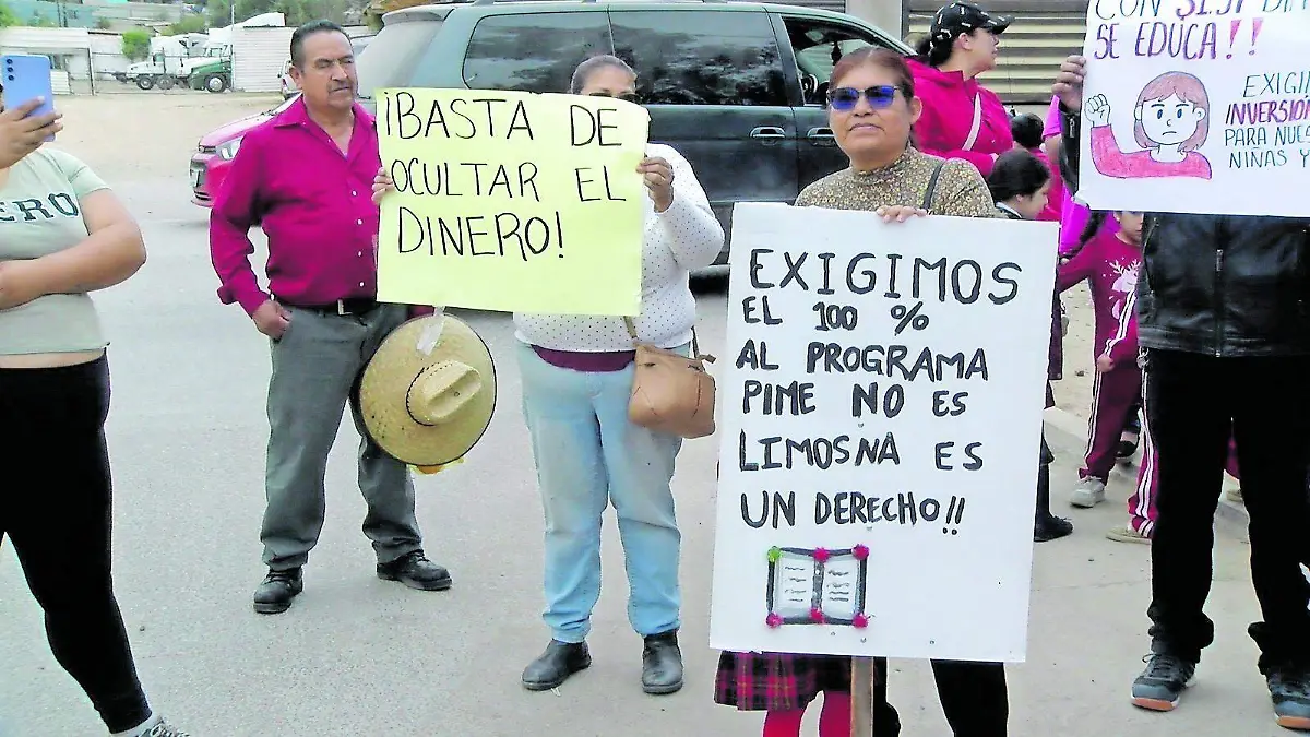 Padres de familia del preescolar Diego Rivera en Tijuana, se sumaron a la  protesta

