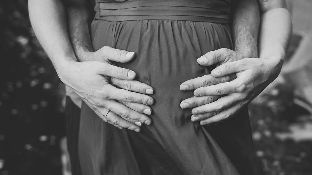 maternity-4747419_1920