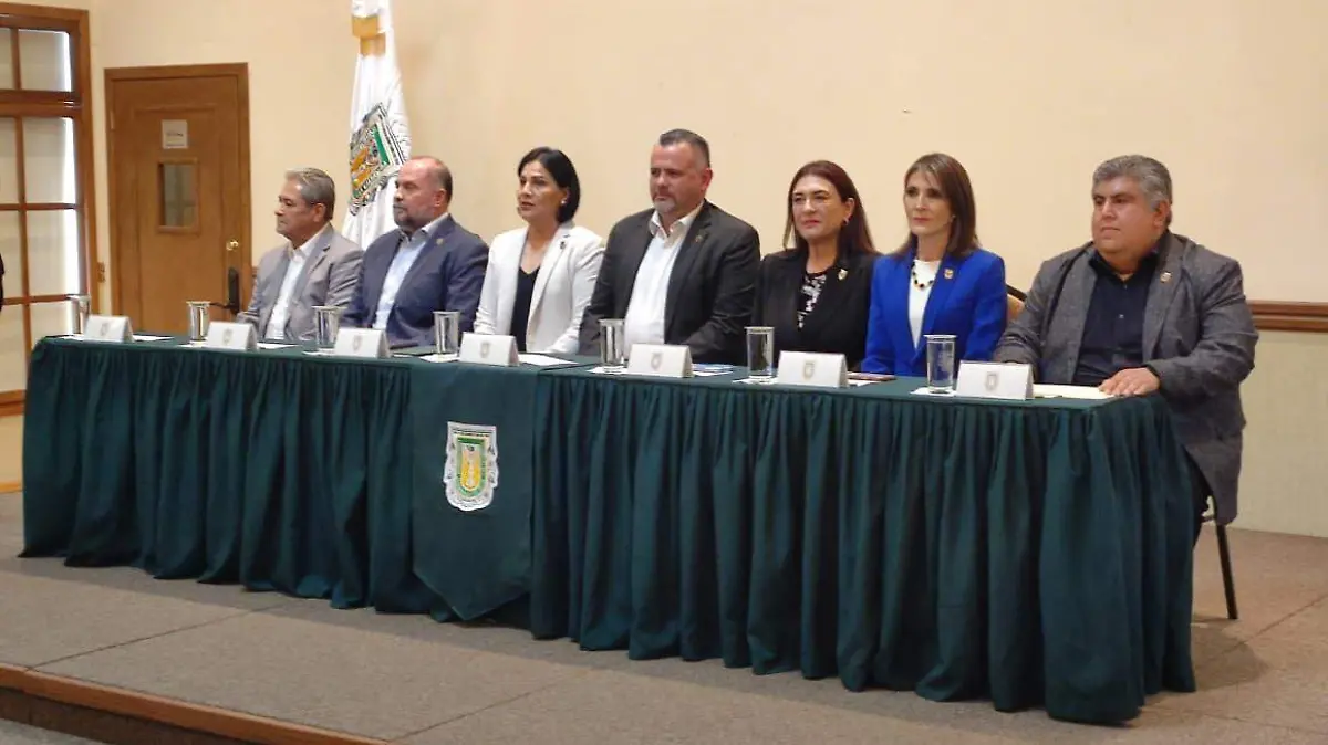 Ceremonia de Entrega de Definitividades e Interinatos en Plazas Académicas de los Concursos de Oposición y Concursos de Méritos