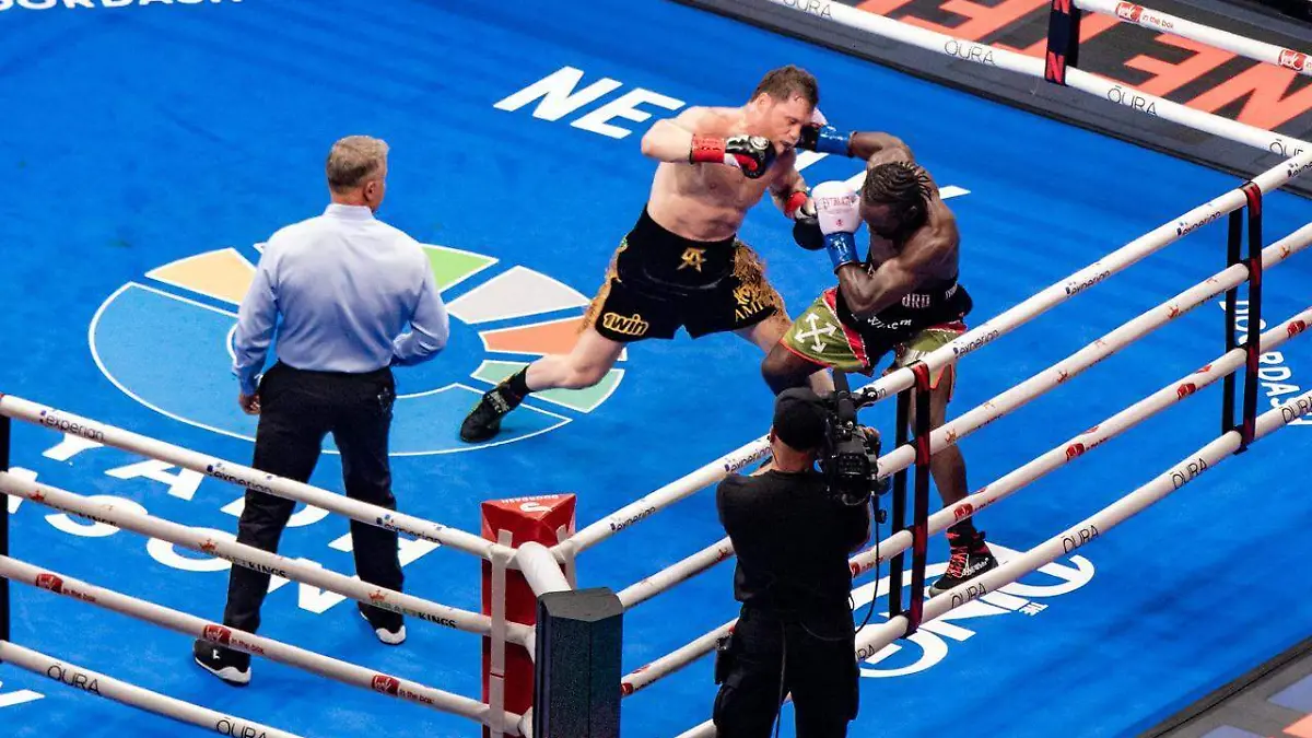 Saul "Canelo" Álvarez, sumó el tercer descalabro de su carrera profesional