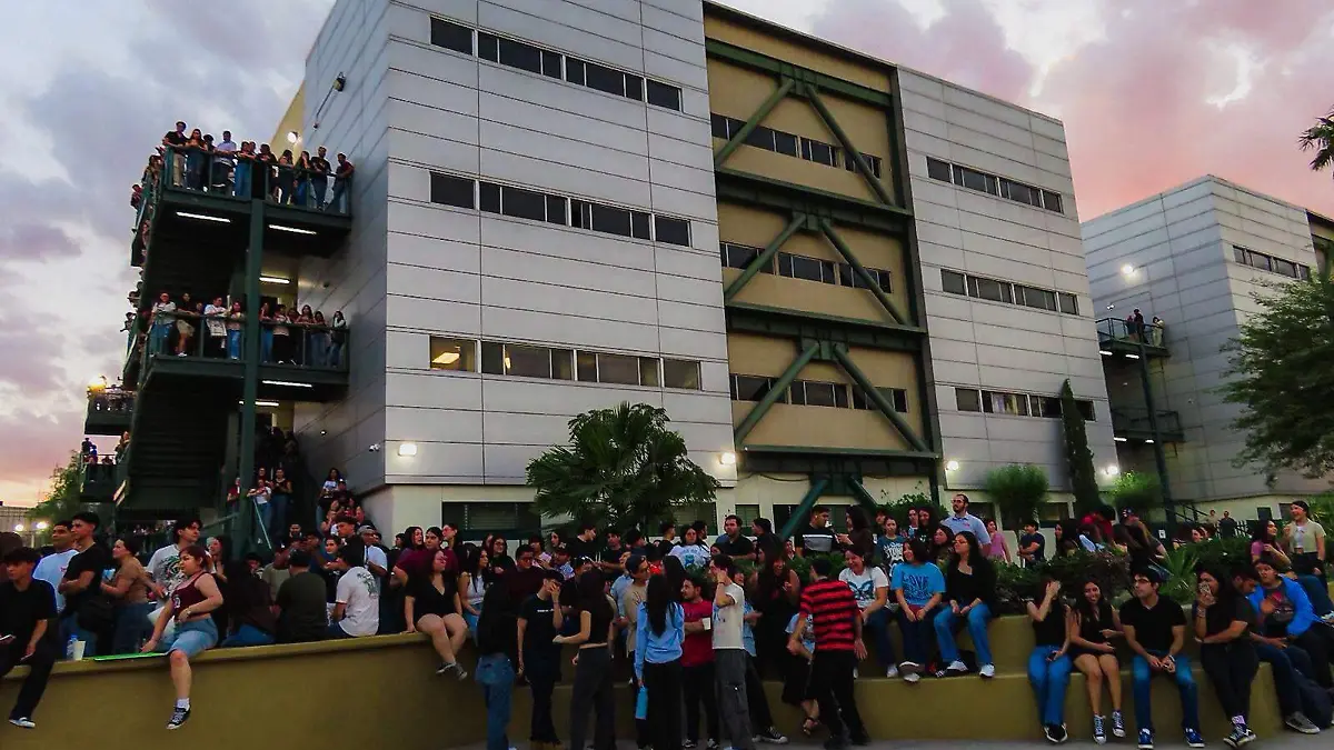 Estudiantes de la FCA protestan tras un incidente donde un alumno fue golpeado