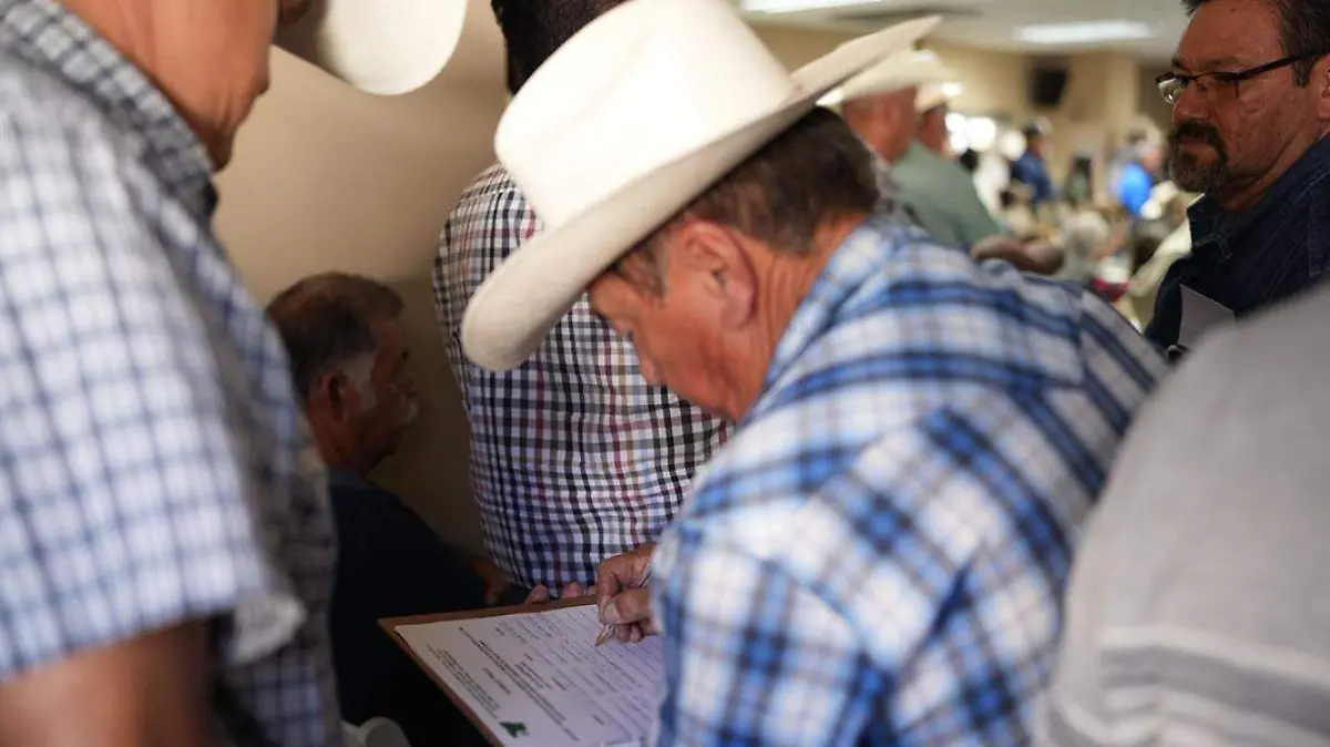 Firman contra Ley Nacional de Aguas