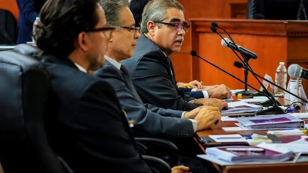 Arturo Espinoza Jaramillo glosa