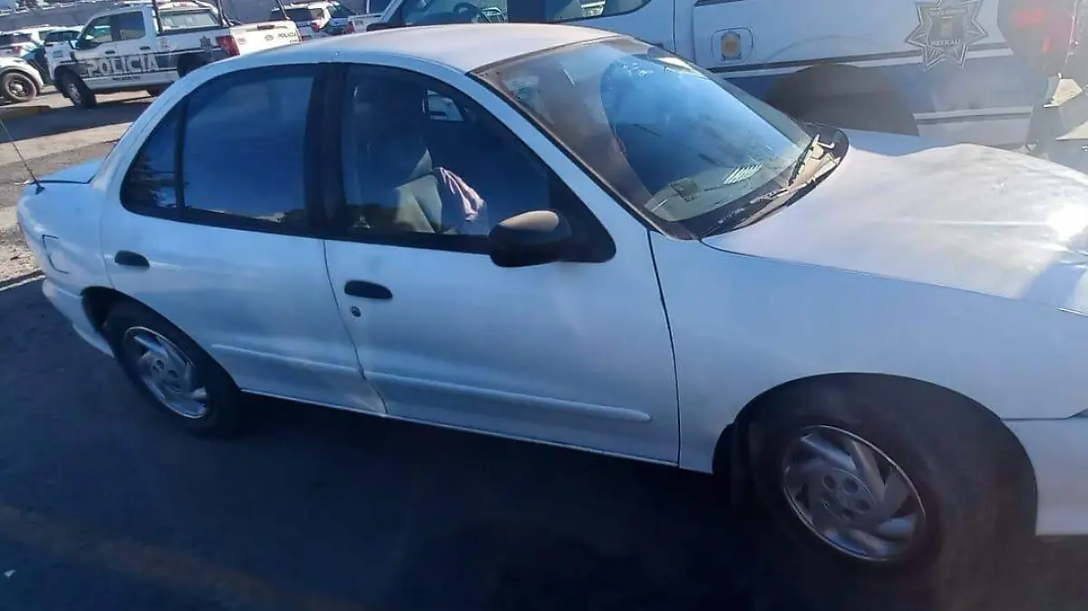 Tras persecución capturan a dos sujetos relacionados a robos violentos a comercio 