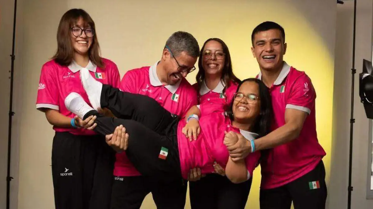 EQUIPO DE NATACION (1)