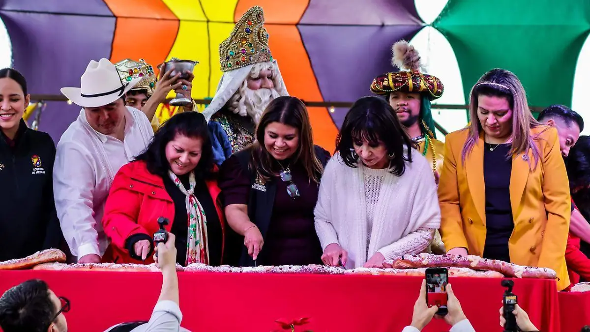 Rosca de Reyes en Villa Navideña