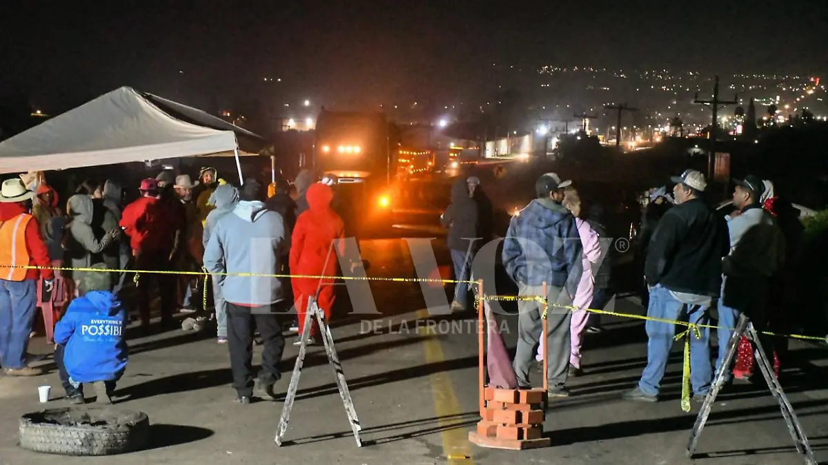 Intensifican manifestaciones y bloqueos en carretera Transpeninsular