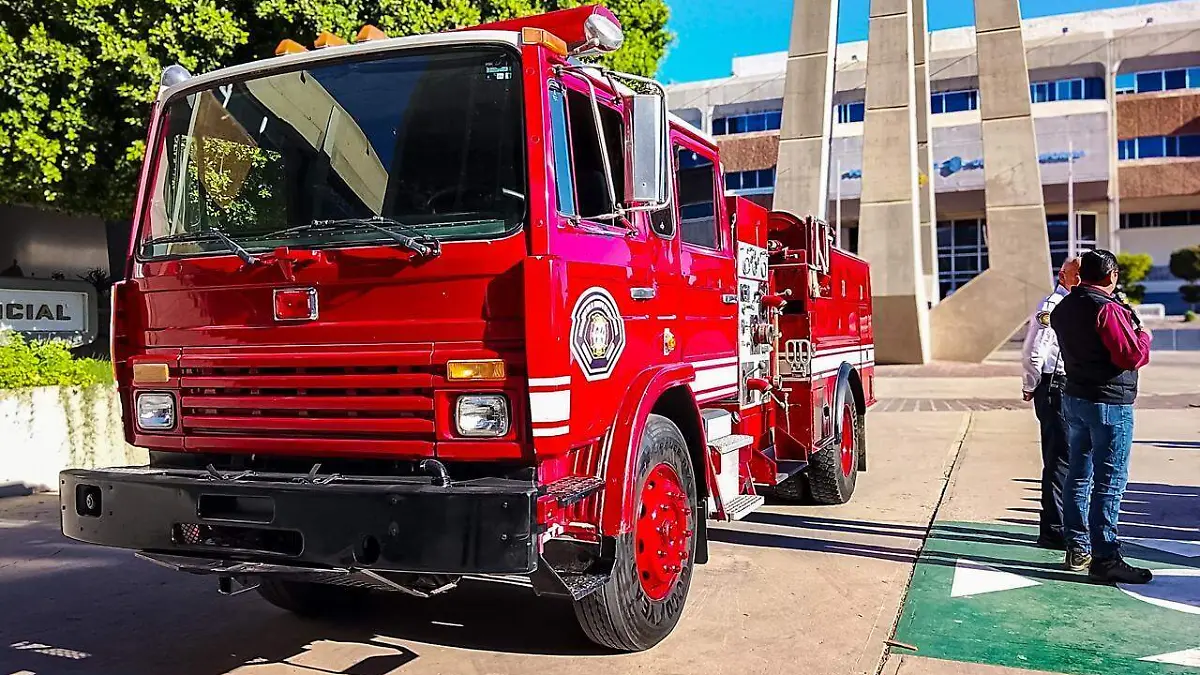 Donan unidad forestal al Cuerpo de Bomberos de Mexicali