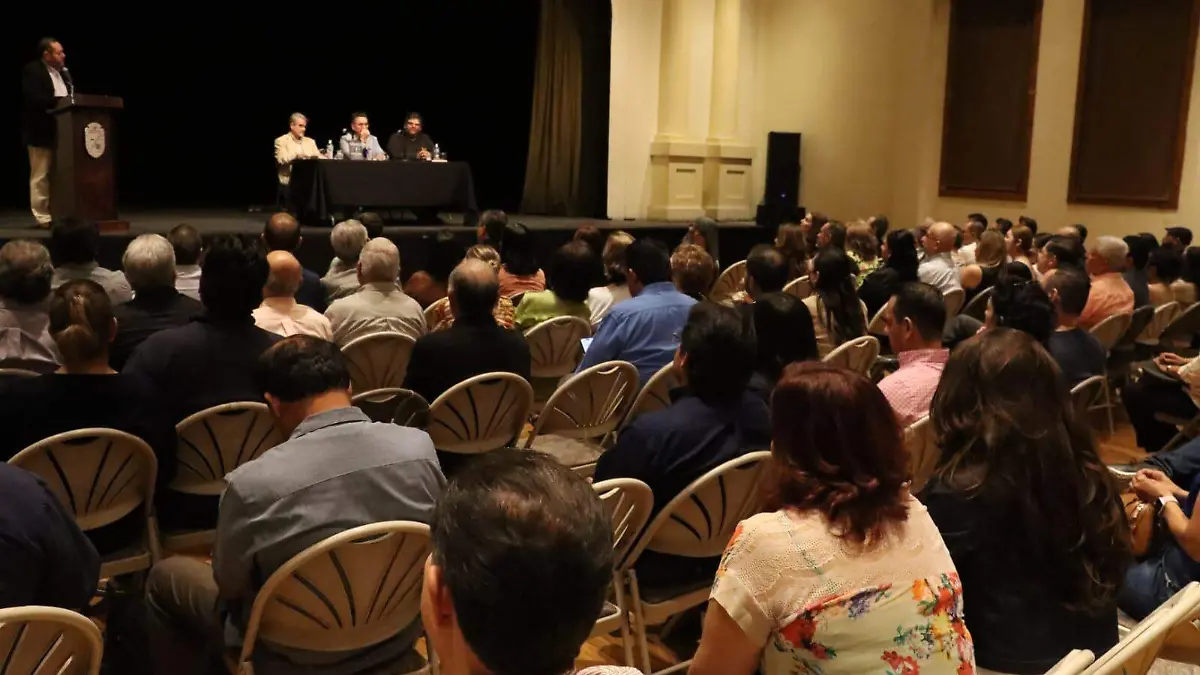 Presenta Mauricio Bustos su nuevo libro El Gran Engaño Generacional