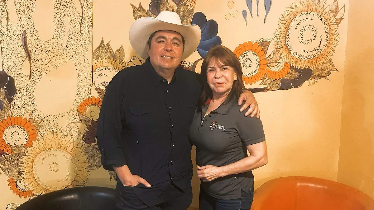 María de Jesús Márquez Amavizca con Armando Samaniego