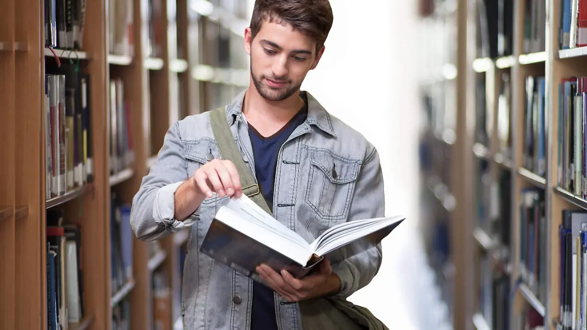 geralt-college-student-3500990