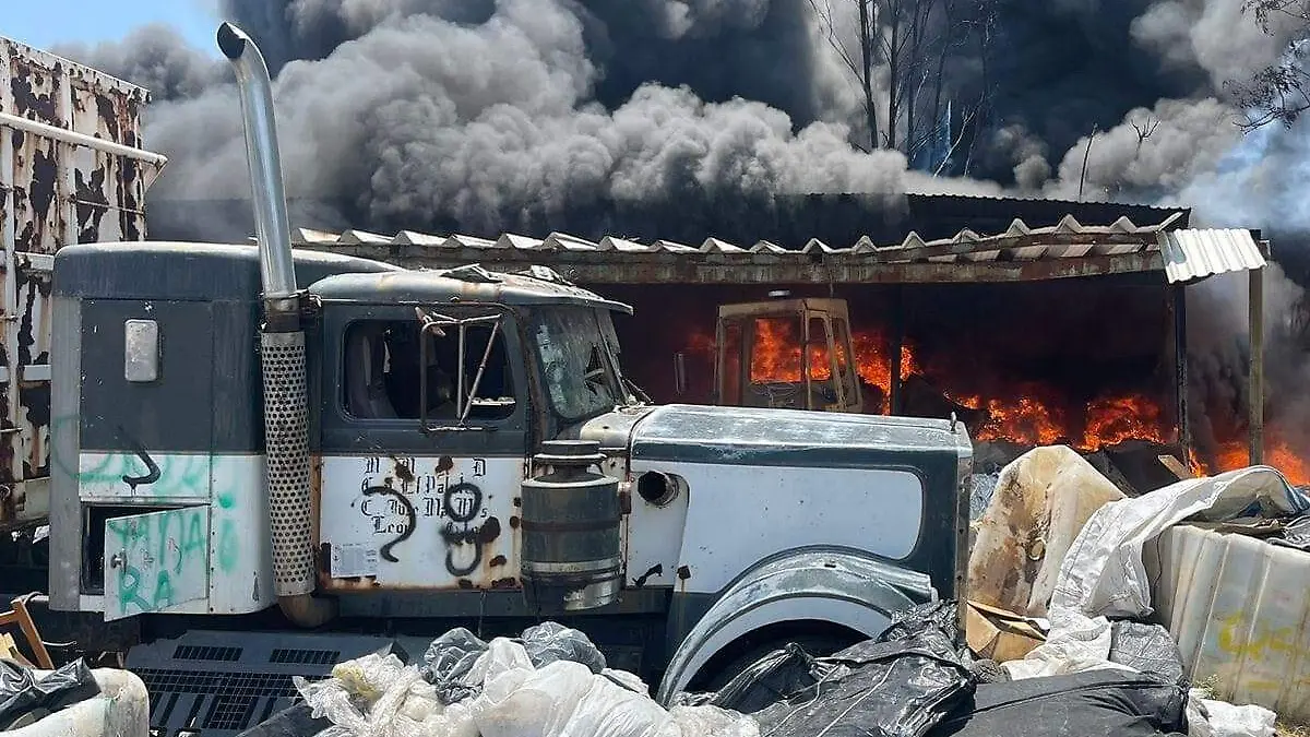 INCENDIO RECICLADORA _ La Reserva