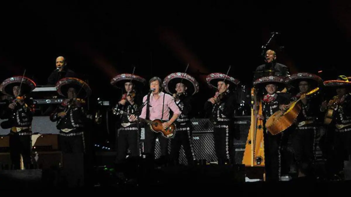 McCartney_con_Mariachi-2