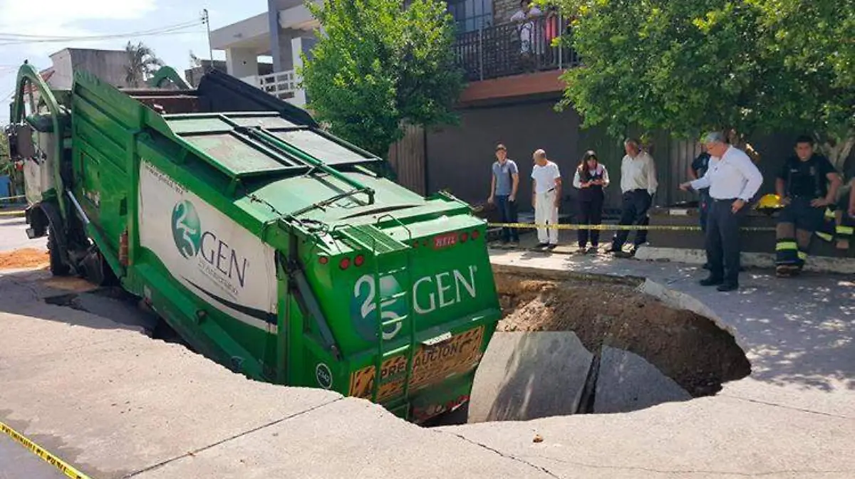 socavon-ciudadmadero-tamulipas-camion-basura